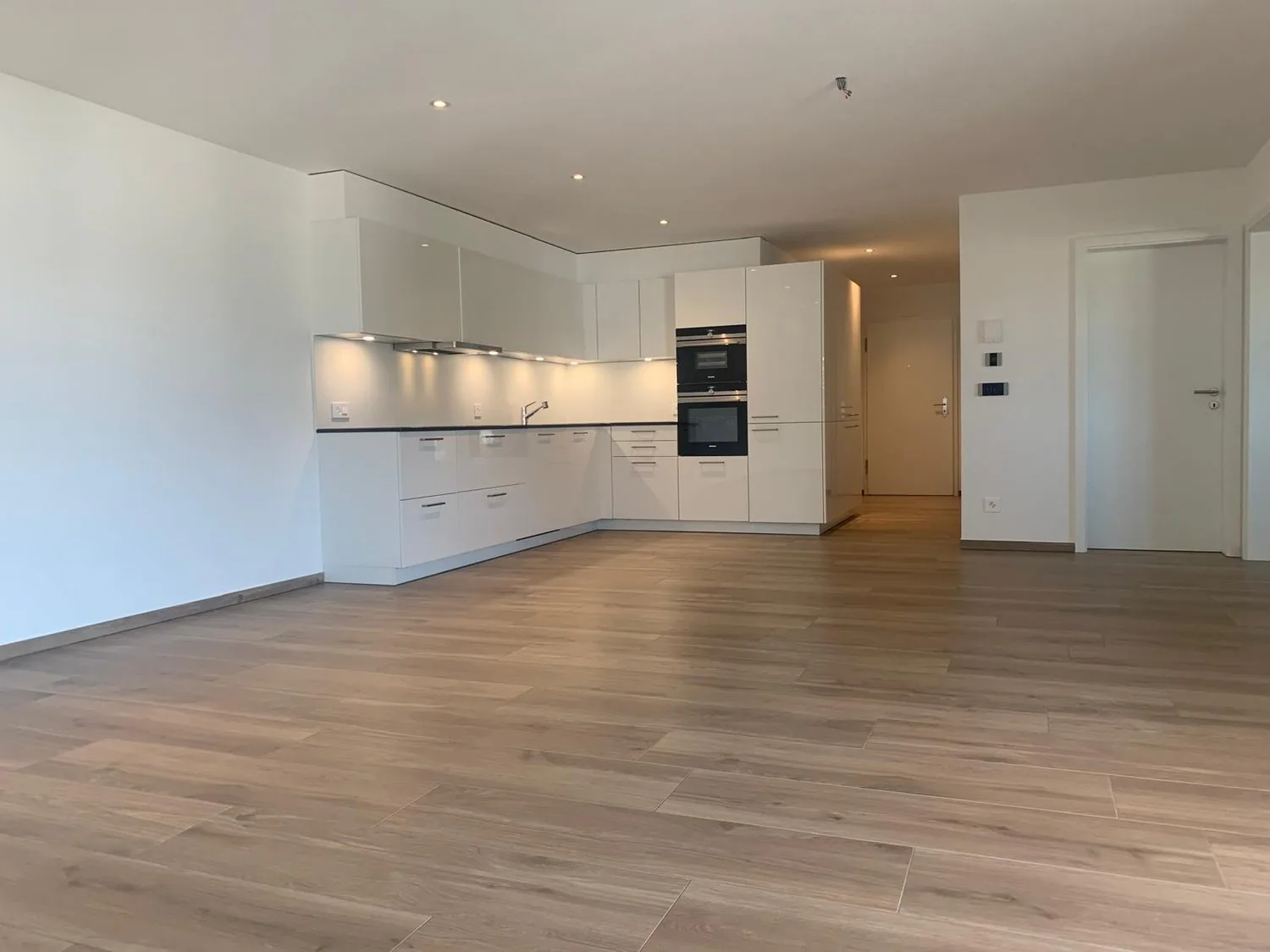 Neue 4-Zimmer-Wohnung mit Balkon in Tavannes