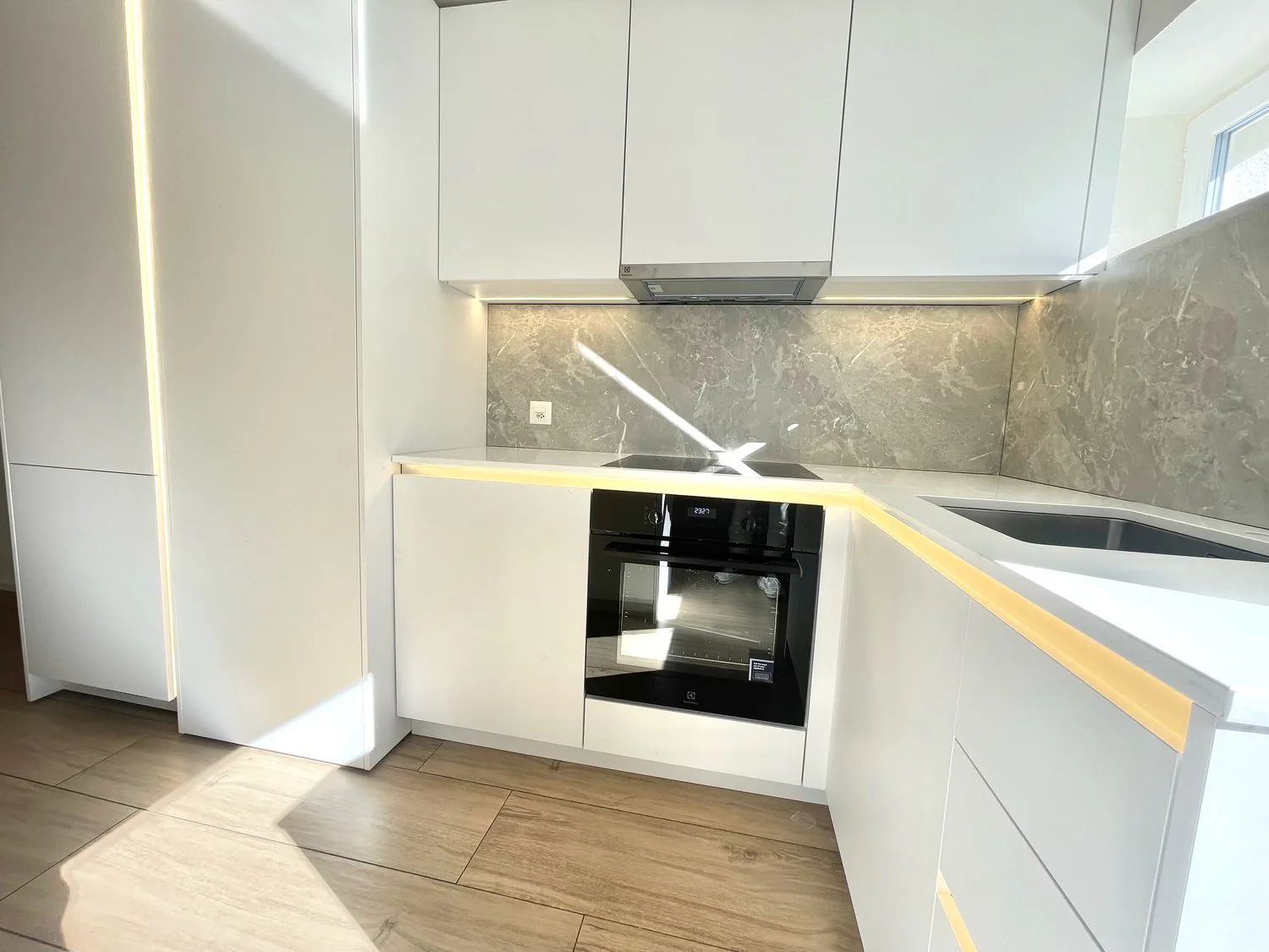 Top Modern 3.5 Room Apartment Centrally Located in Emmenbrücke