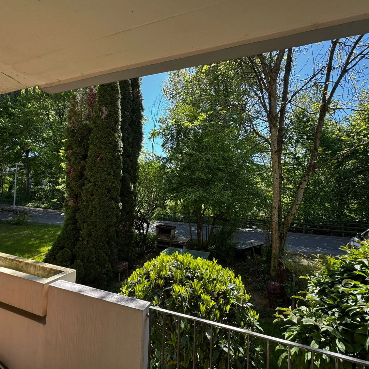 From 1.2./1.3. - Beautiful 2.5 room apartment with balcony, large single garage