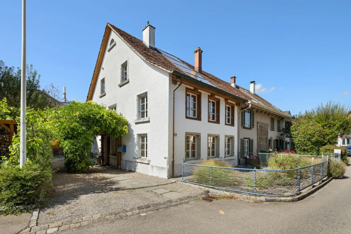 5.5-Zi. Flarzeckhaus vollständig renoviert zum wohlfühlen