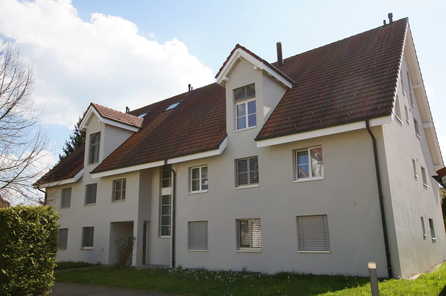 Bright 5.5-room maisonette apartment for rent in Boningen