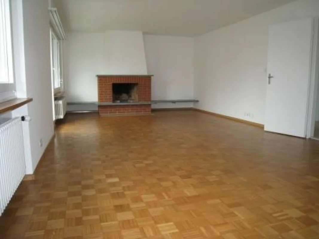 Spacious 3-room apartment in the heart of Therwil - with balcony and fireplace