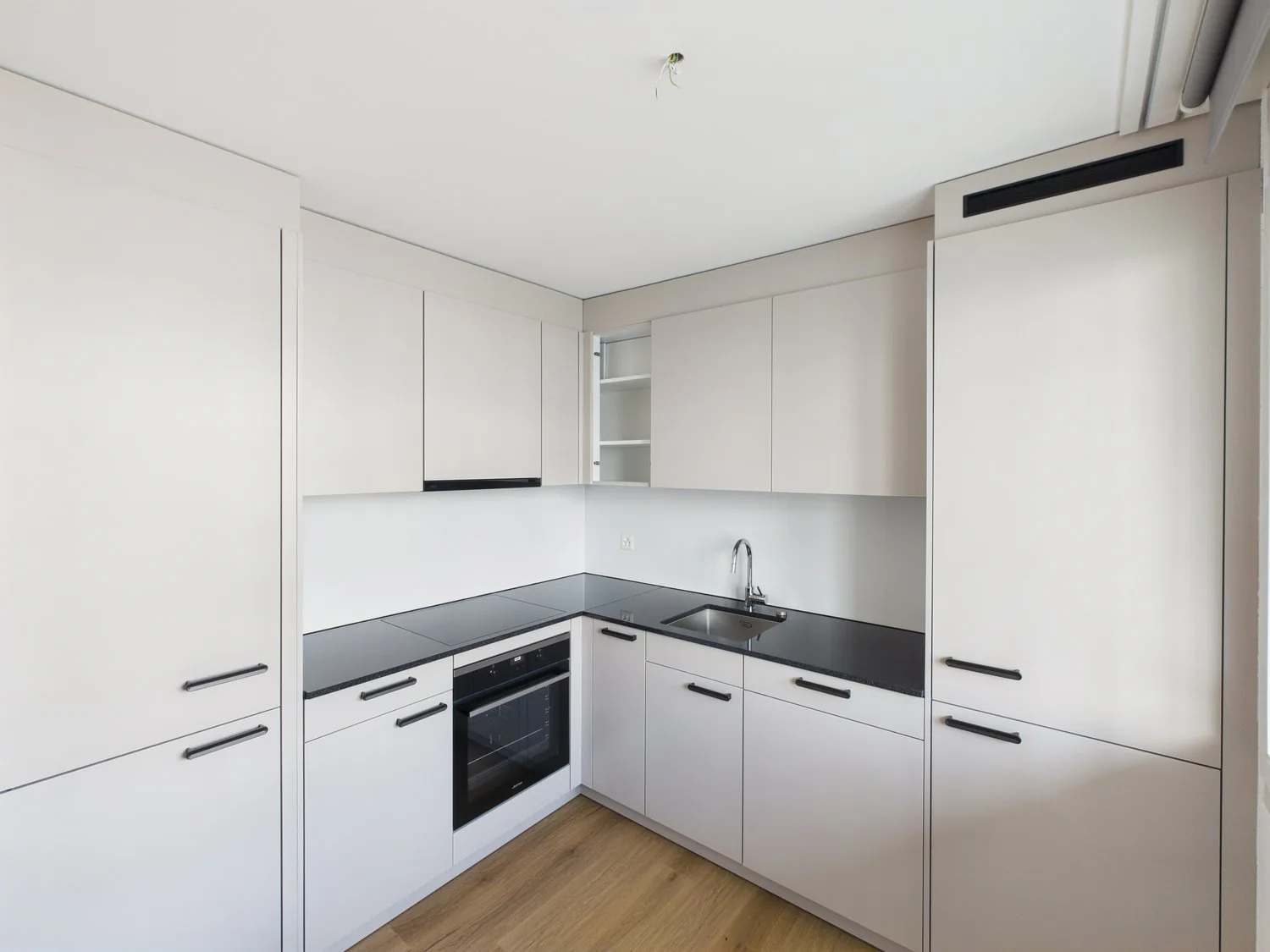 Renovated 3.5-room apartment with balcony and beautiful view