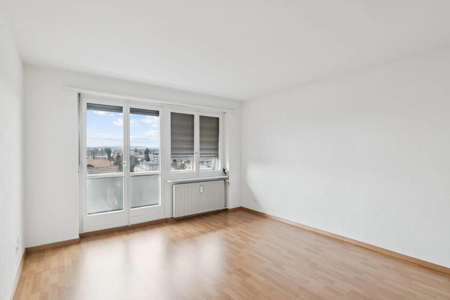 Move in now - freshly renovated apartment quiet, green and central