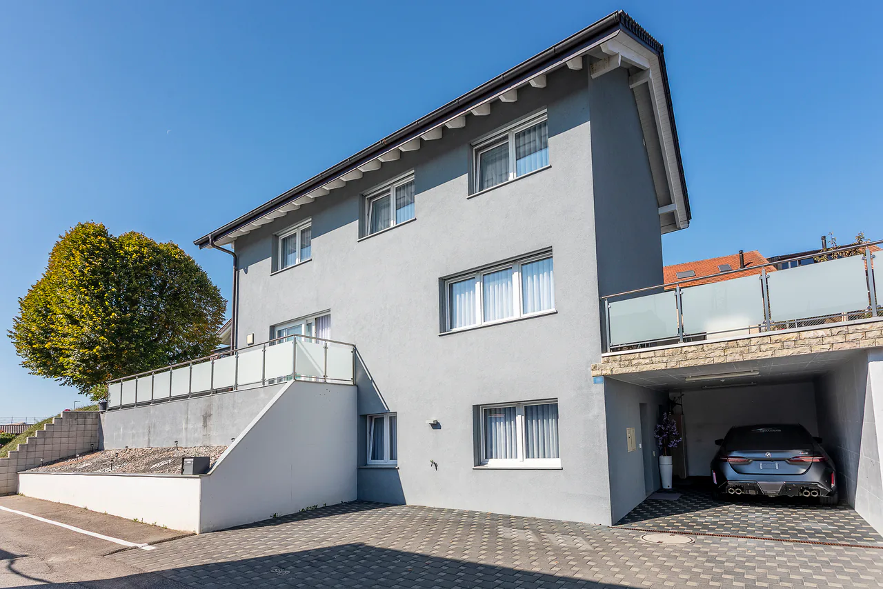 Contemporänes Landhaus mit großzügigen Räumen und bemerkenswertem Zustand