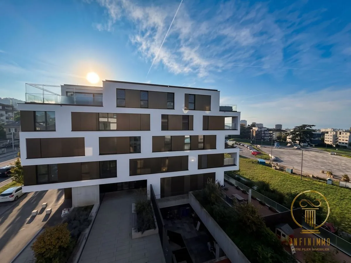 PRILLY, new studio for sale with a view of the lake, close to all amenities.