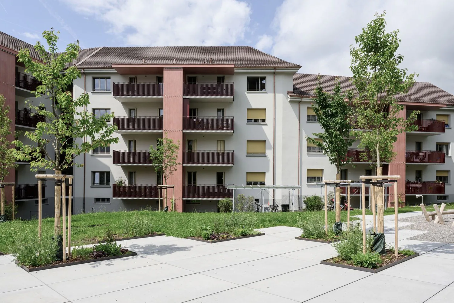 Are you traveling by train? We have the perfect commuter apartment!