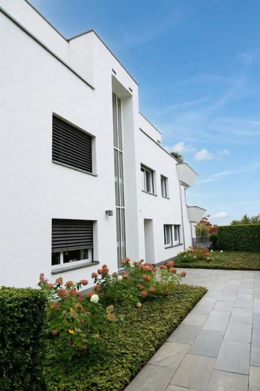 4.5-room terrace apartment with lake view in Zollikon
