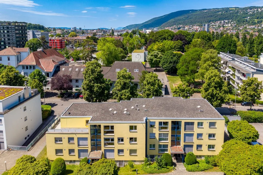 Chartmante 4.5-Zimmerwohnung EG / Charmant 4.5 pièces au rez