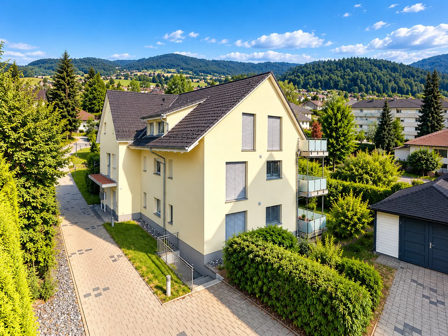 Charmante 3.5-Zimmer-Dachwohnung in Bösserach