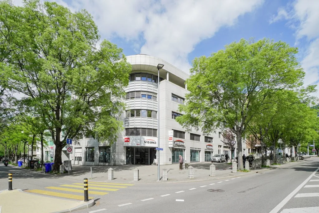 Cherchez-vous un local au centre-ville avec parking intérieur ?