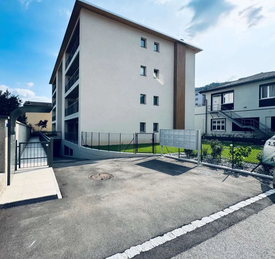 Exclusive 2.5-room new building apartment with private garden and double