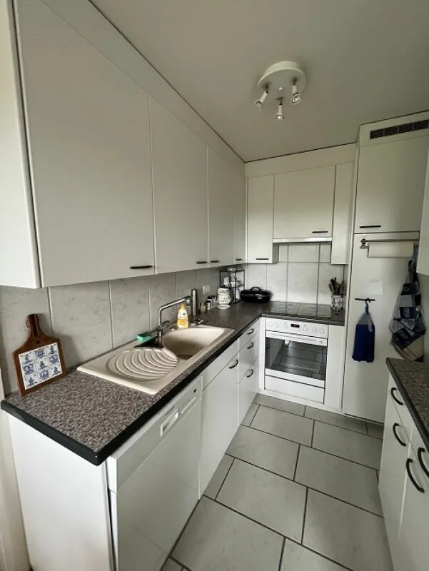 Appartement lumineux 3.5 pièces au 12e étage avec grand balcon et belle vue !