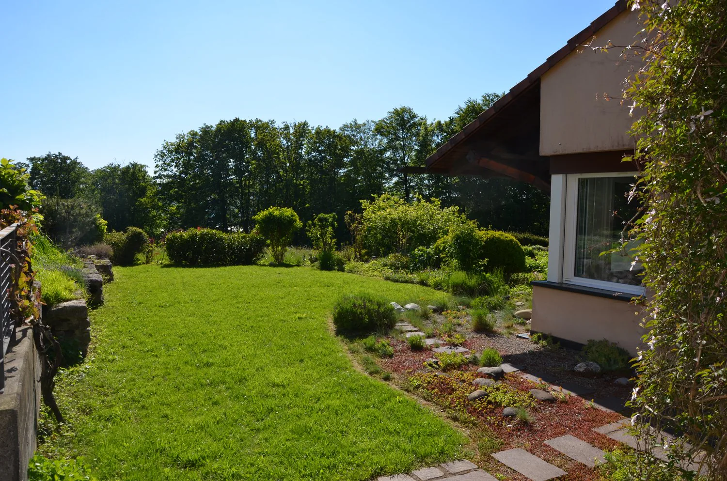 A home for all who appreciate spacious living and a privileged location.