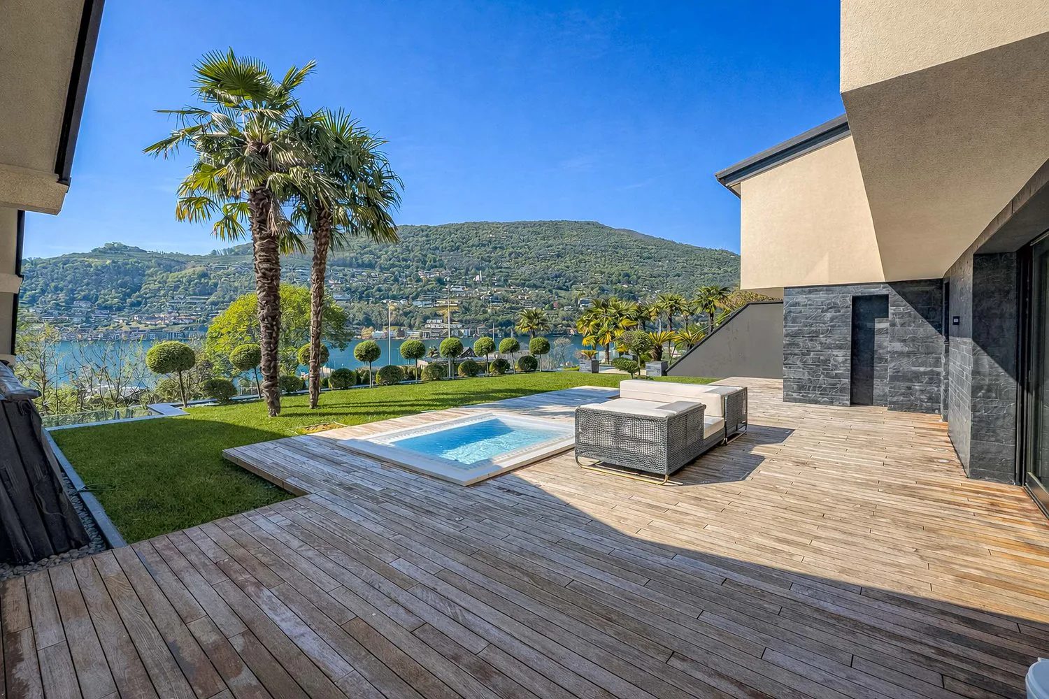 Luxurious villa with lake view, pool and dock