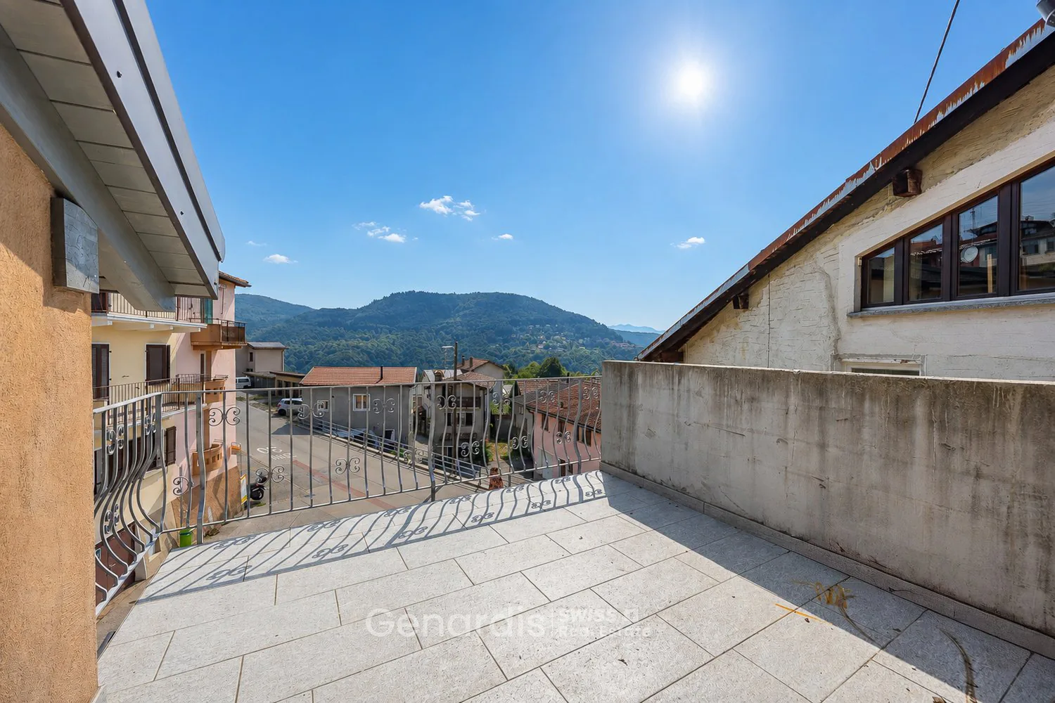 Charming 6.5-Room Attic in Lema, Ticino