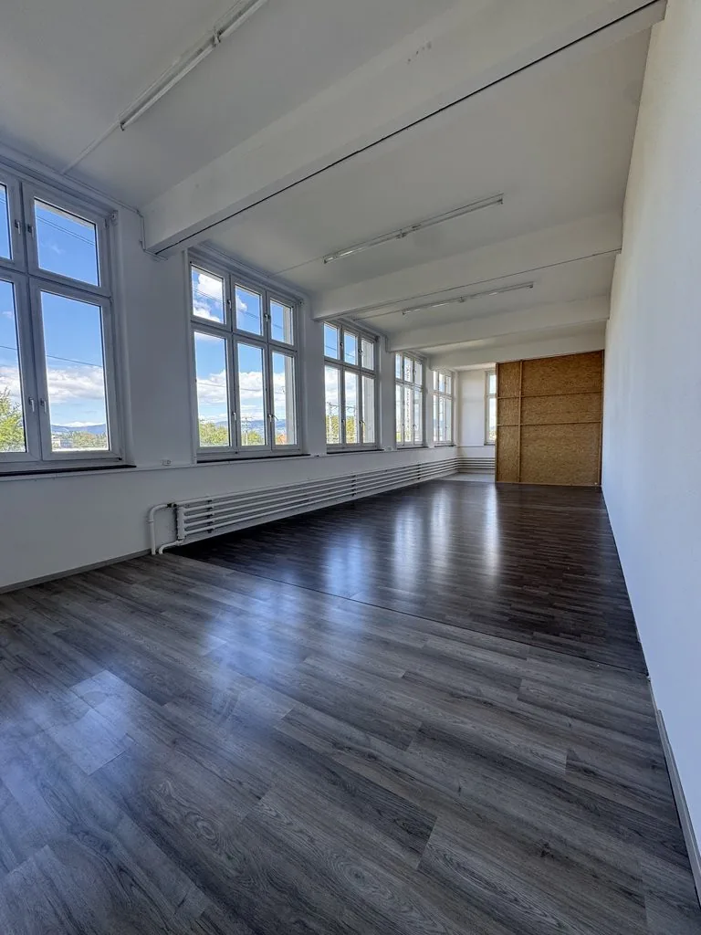 Espace commercial lumineux et spacieux à Herzogenbuchsee