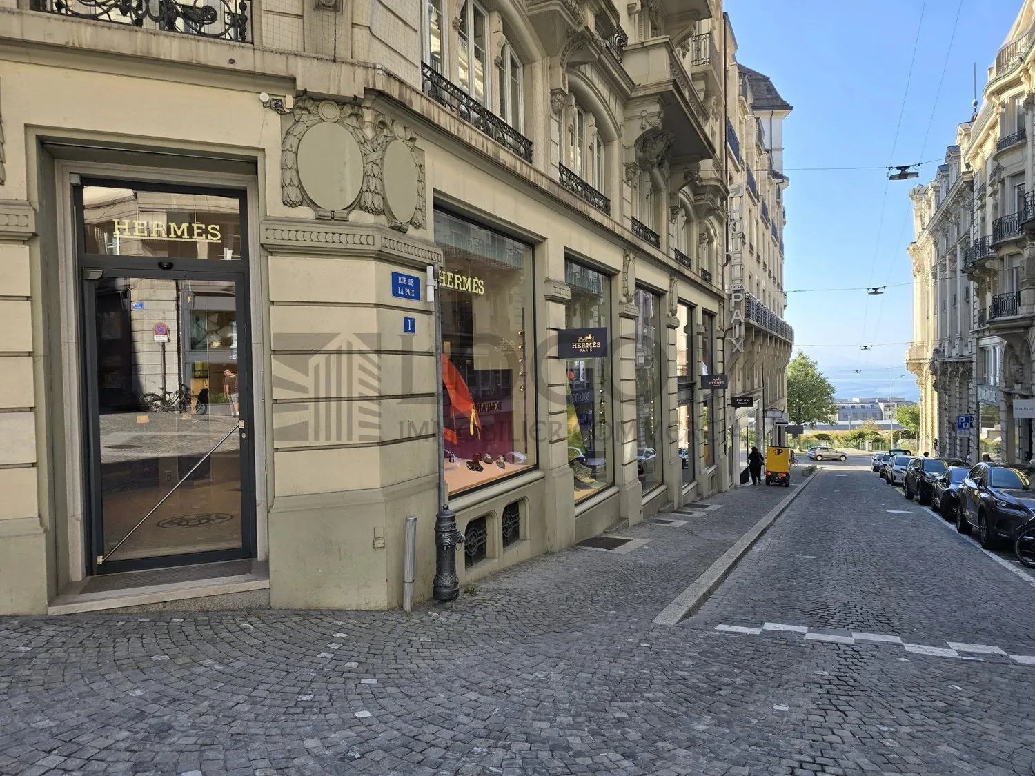 Beautiful 82 m² arcade on Rue de la Paix next to Hermès