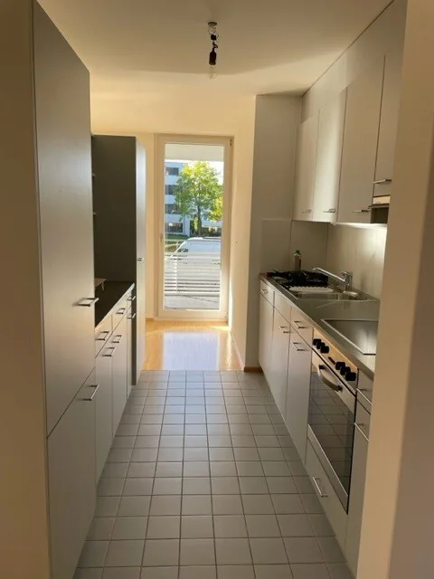 Modern apartment with 2 bathrooms seeking new tenants ...