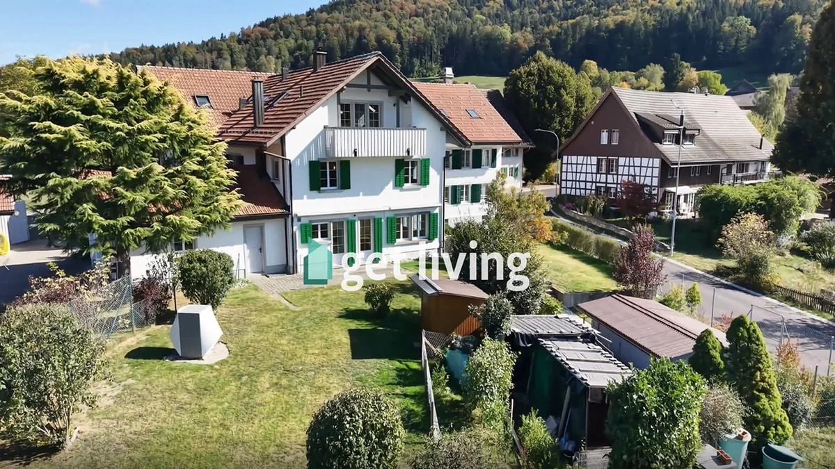 WOHNEN WIE IM EINFAMILIENHAUS - MIT RIESIGEM GARTEN!