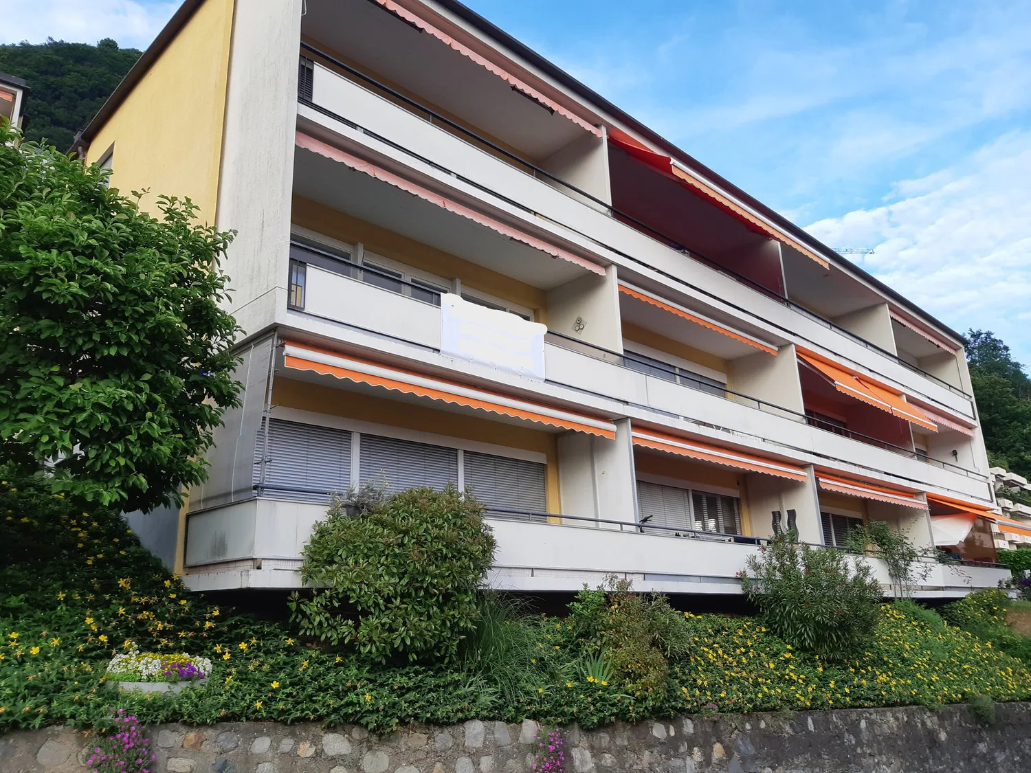 Rent a charming and bright studio apartment recently renovated