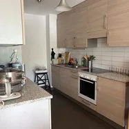 Geräumige 4-Zimmer-Wohnung mit Balkon in Genf