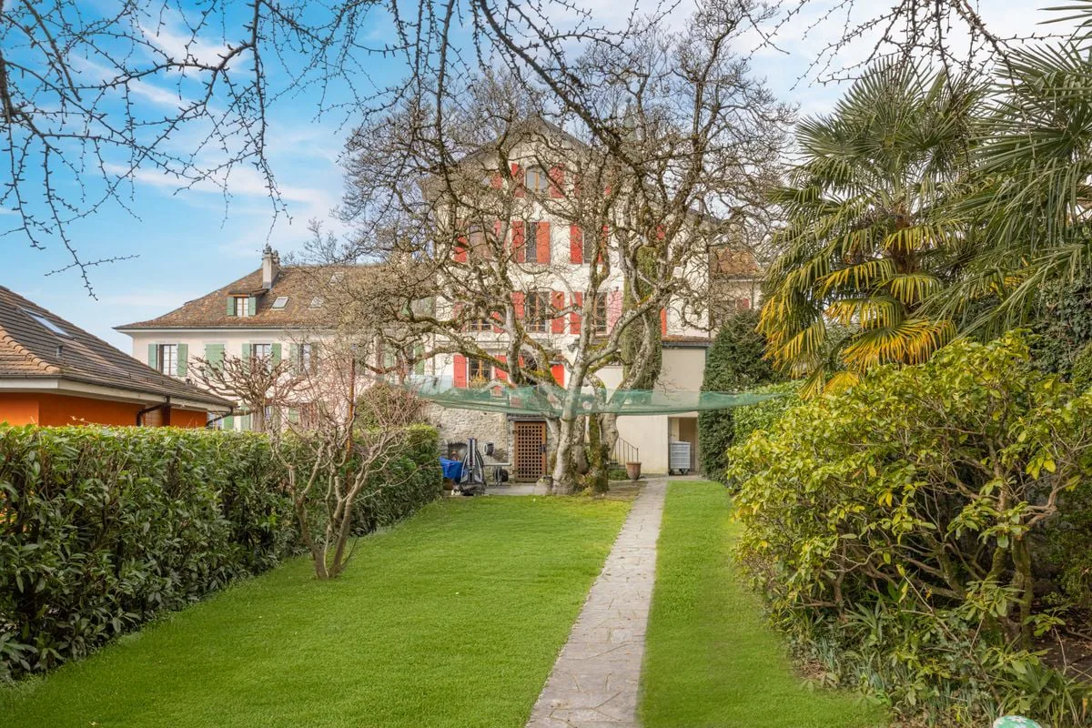 Au coeur de Montreux - Appartement de 270 m2 avec vue , terrasse et jardin privatif