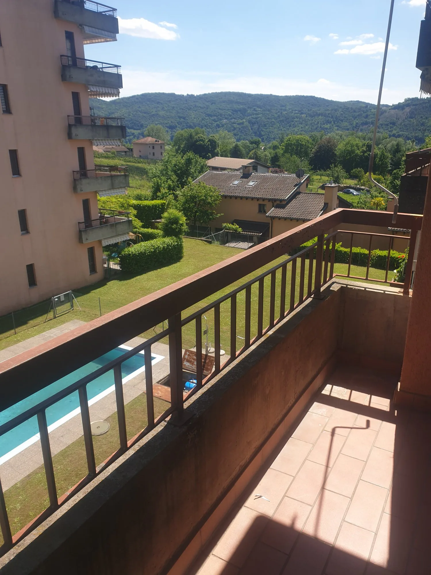 Apartment with 3.5 rooms, balcony and outdoor pool in Morbio Inferiore