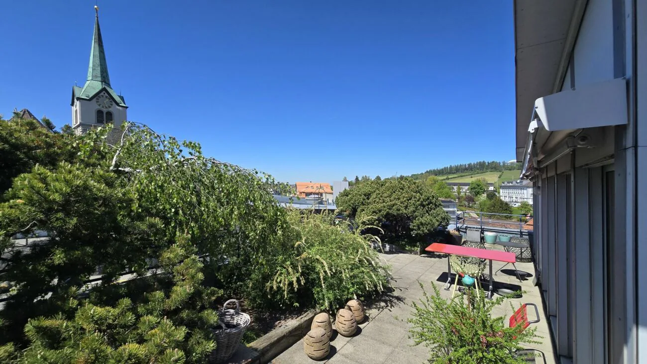 Exclusive 5.5-room attic apartment