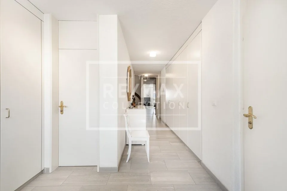 Exclusive 4½-room maisonette apartment with spectacular lake and mountain views