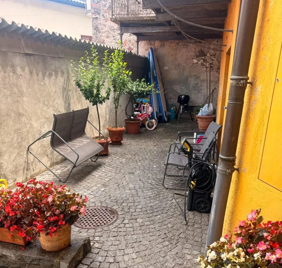 Single-family house with 3.5 rooms in the center of Melide