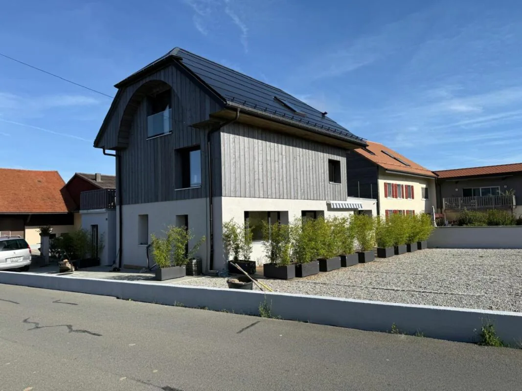 Edificio residenziale a Vuissens