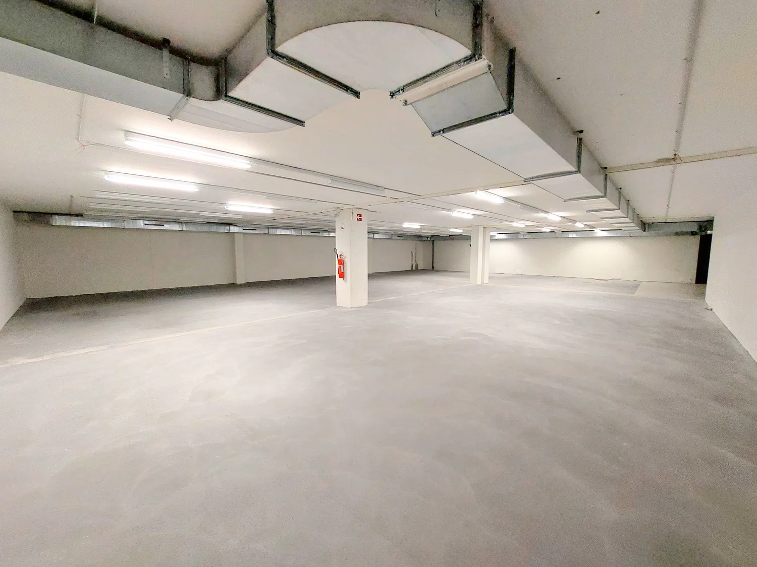 Storage spaces from 80m2 to 400m2