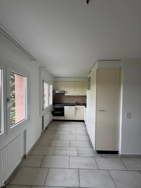 Renovierte 4,5-Zimmer-Wohnung mit 85m2 und Balkon im 1. Stock