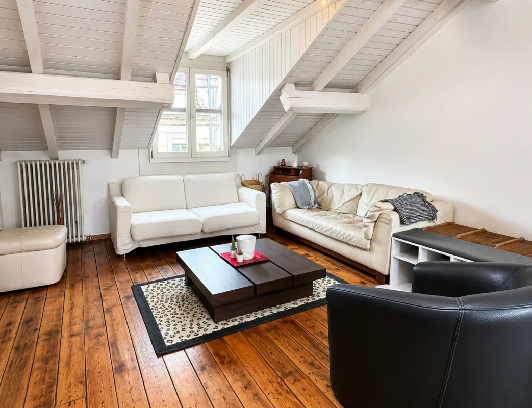 Appartement meublé de 4 pièces à louer sous les toîts - Genève