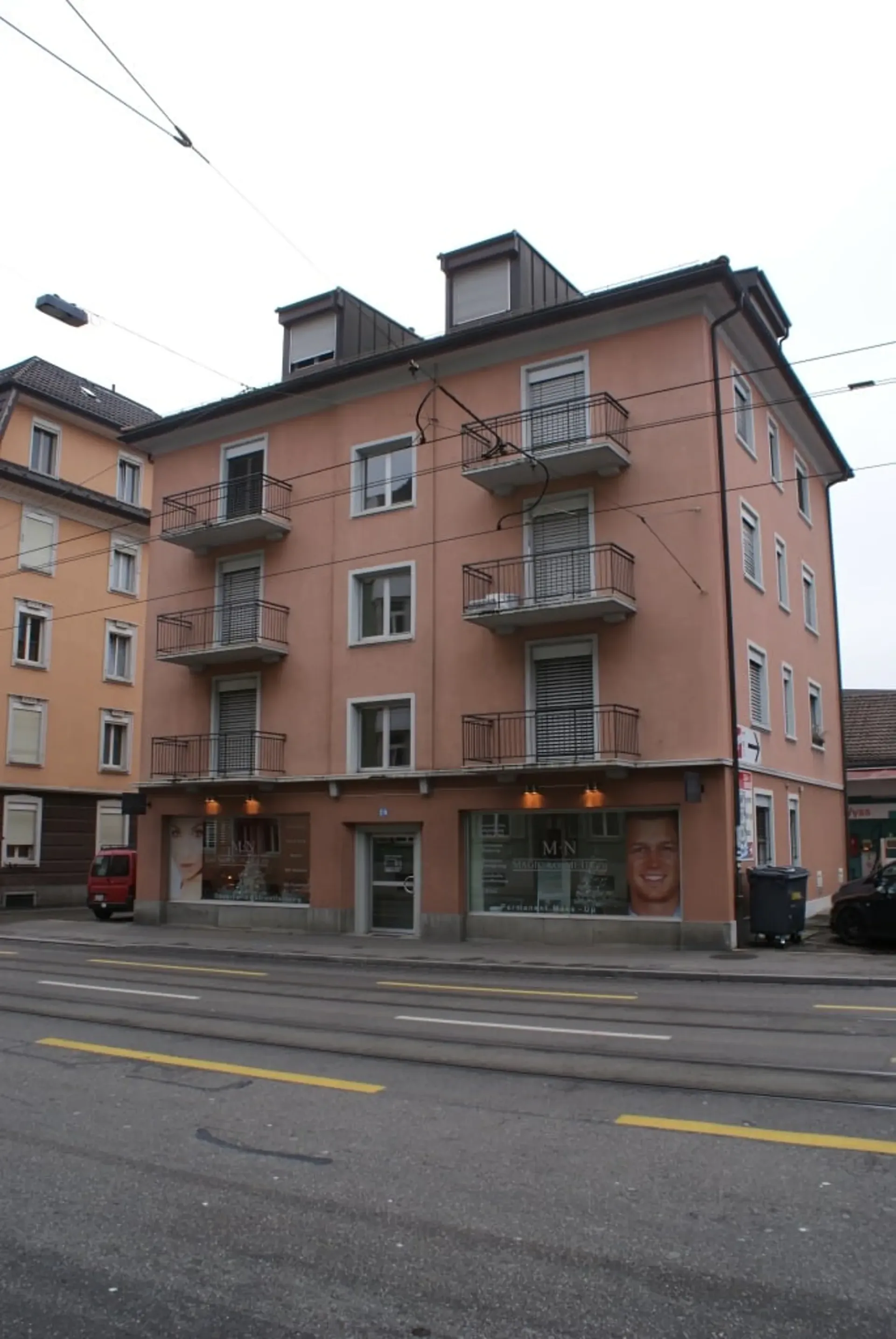 Helle 1-Zimmer-Wohnung mit Balkon an der Birmensdorferstrasse in Zürich