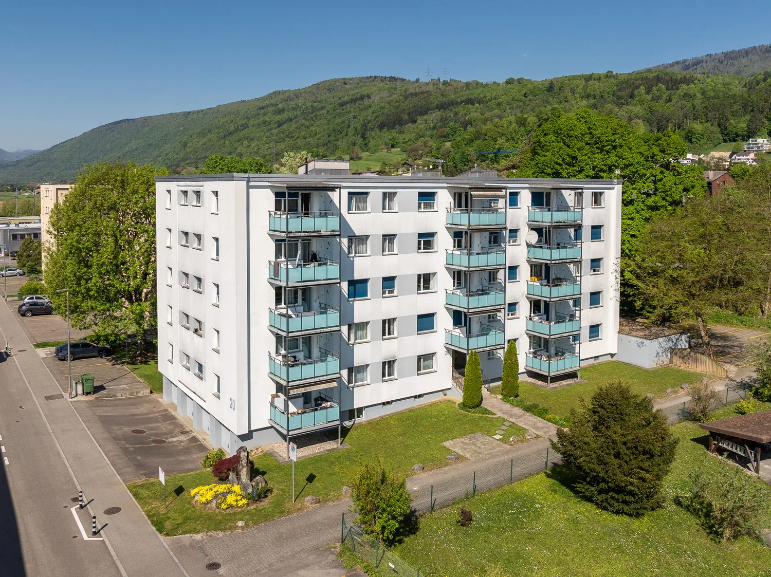Appartement charmant avec grand balcon - soleil du matin