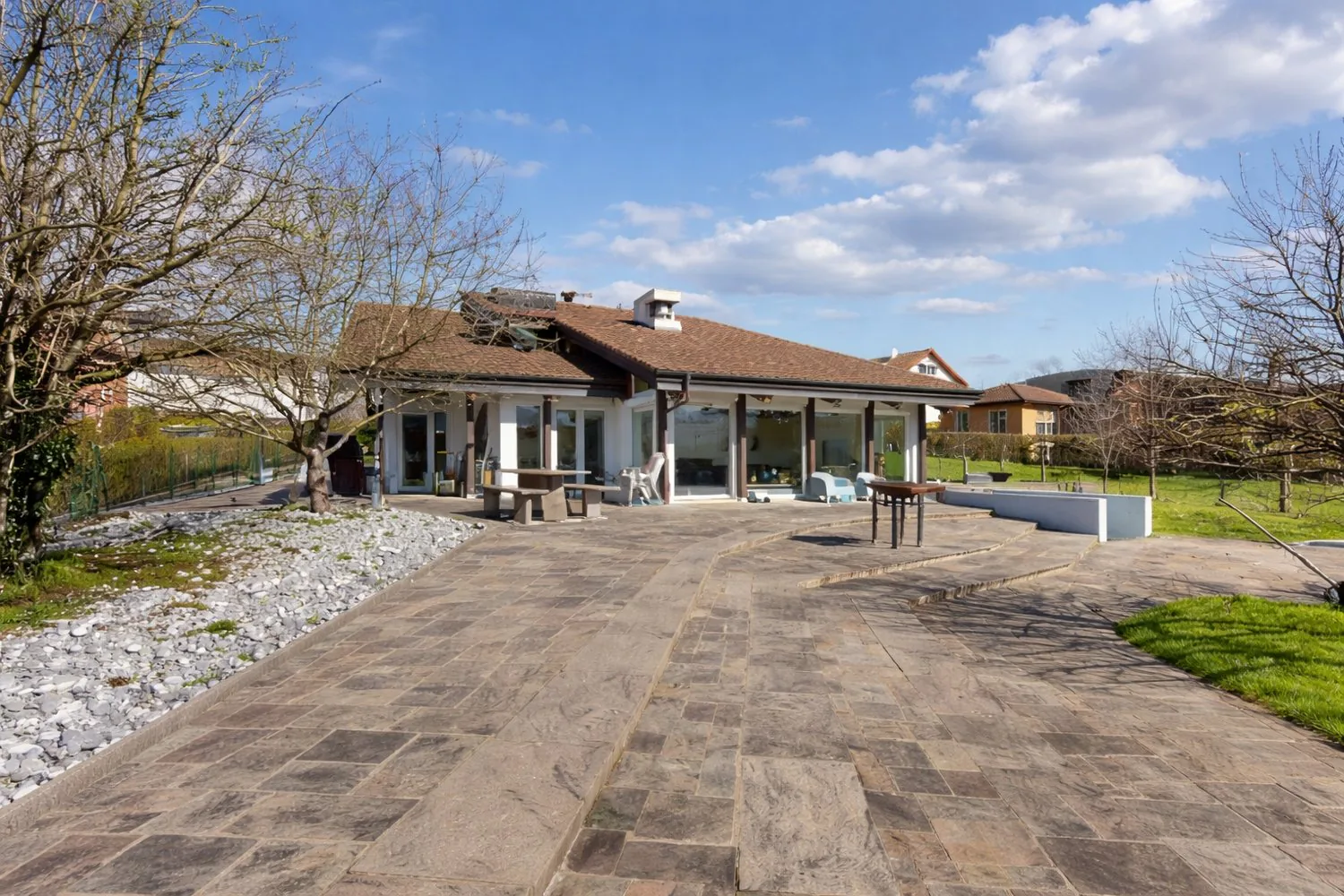Gartenparadies mit traumhaftem Weitblick