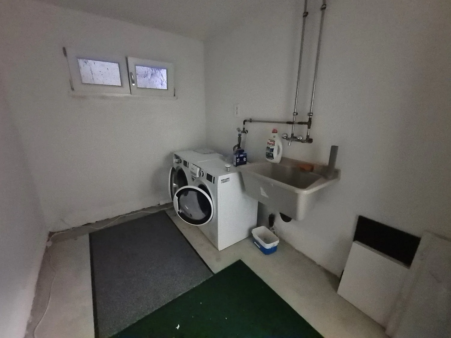 Very nice and spacious attic apartment with 4.5 rooms in PPE with individual garage