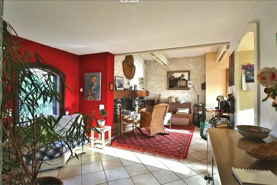 Maison de 250 m2 d'espace utile net entourée de verdure