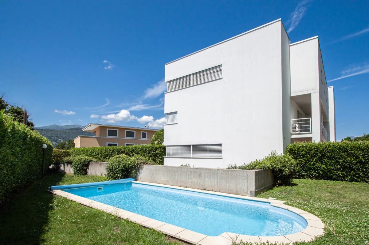 Elegant maisonette apartment with a double garden in Montagnola.