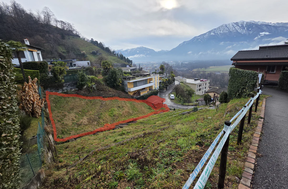Spacious building land close to all services, Gordola