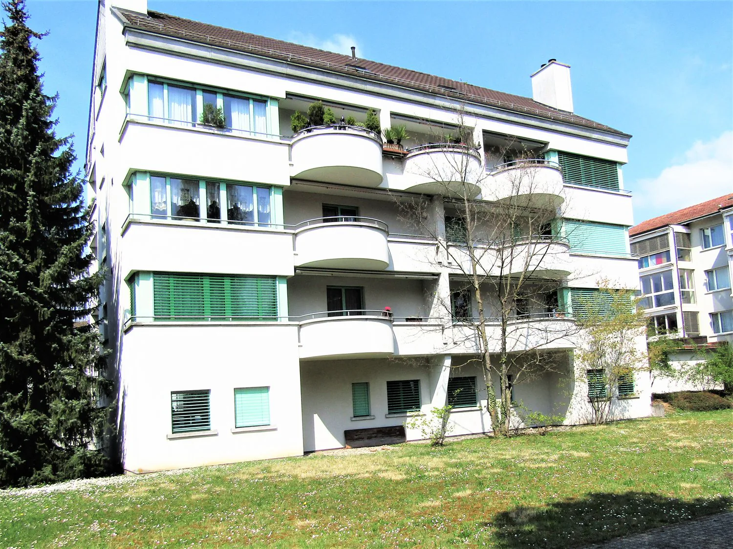 Charming 2.5-room duplex apartment with fireplace in Allschwil with elevator