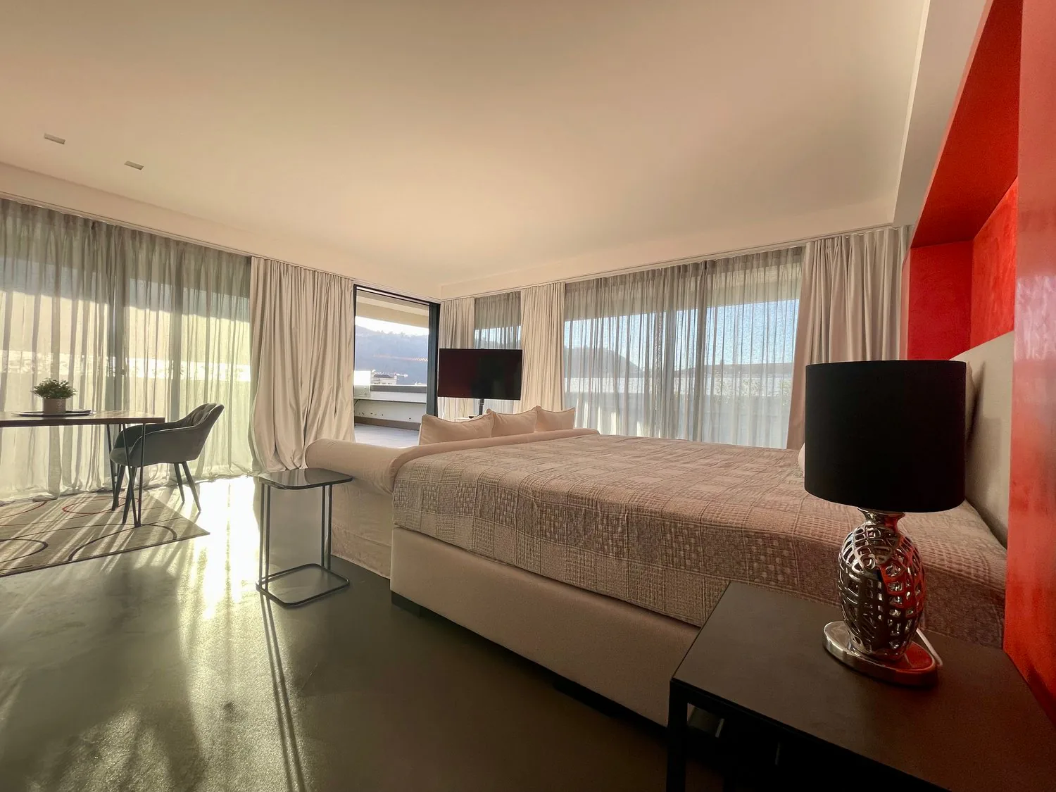 Appartement attique moderne à Chiasso