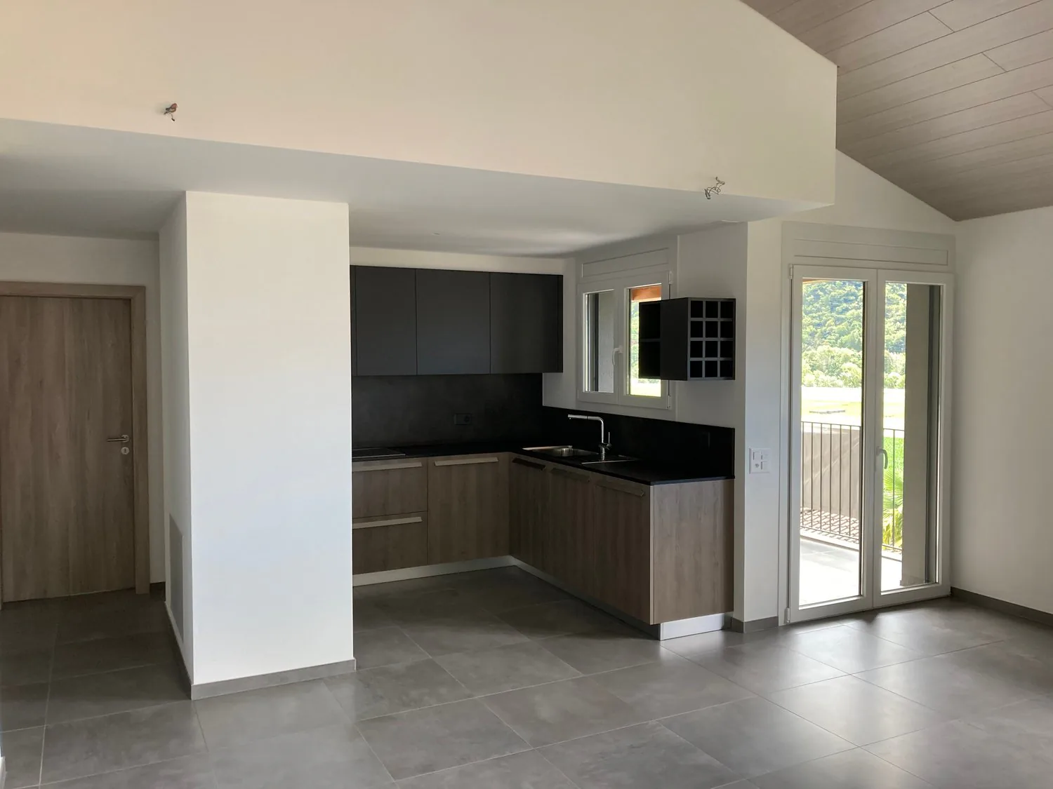 Attic apartment with 4.5 rooms and private garden, Lumino