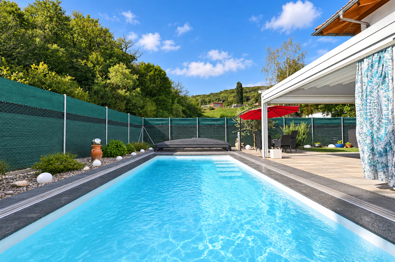 Casa prefabbricata SchwörerHaus con piscina riscaldata