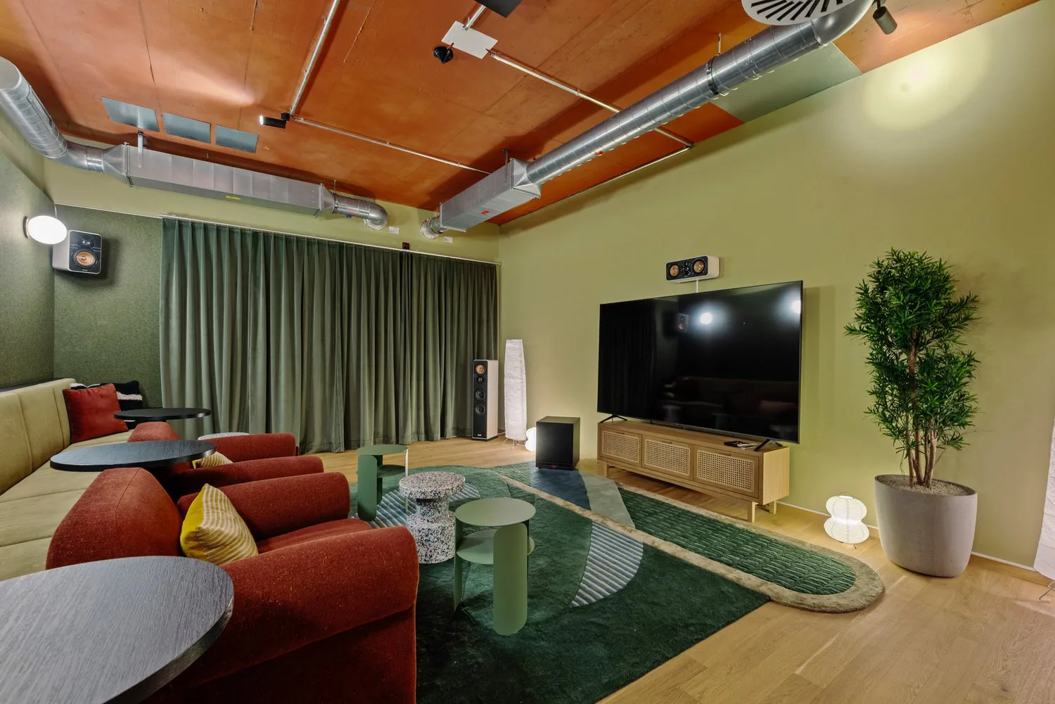 Spacy Design Apartment