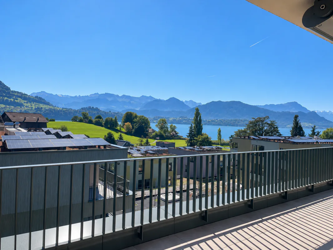 Neubau - 2.5-Zimmer-Attikawohnung mit spektakulärer See- und Alpensicht