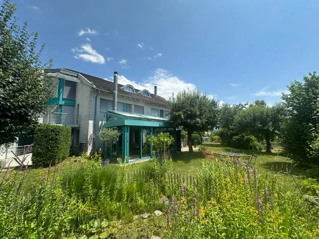 Maison individuelle de 5,5 pièces attrayante dans un quartier résidentiel calme, élevé et ensoleillé