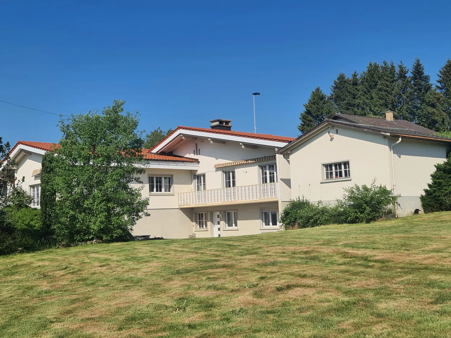 NEW PRICE REDUCTION - Magnificent high-end villa on large plot